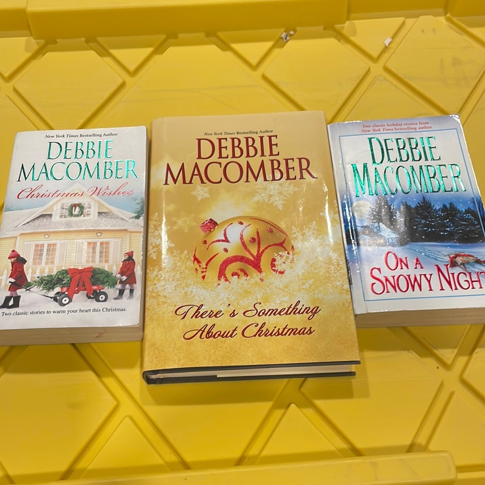 Debbie Macomber Lot of 3 Christmas Books 🎄Bundle your likes and save🎄